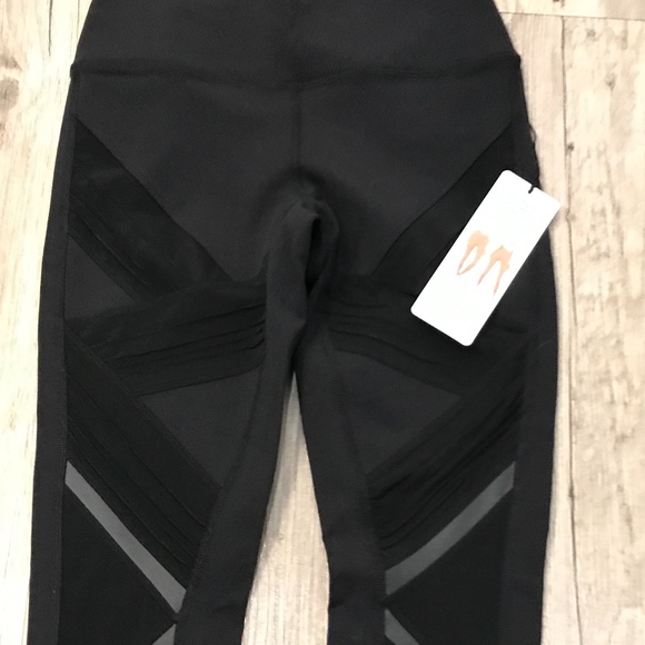 Alo Yoga Ultimate High Waist Leggings XS Black - Picture 6 of 7
